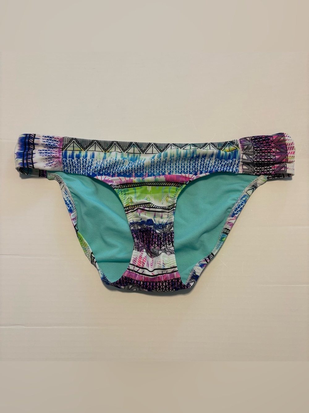 Jessica Simpson Bikini Bottom Women’s Estimated Size M (14.5” Waist) Multicolor